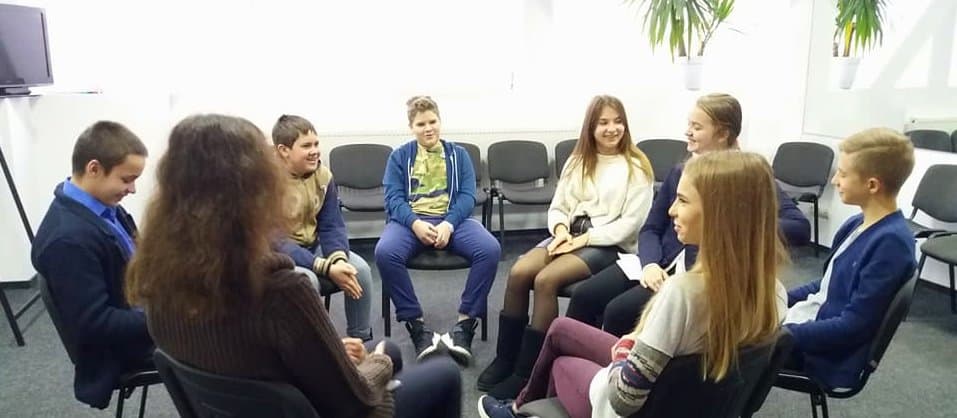 Как научить ребенка выступать. Ораторское искусство для детей. Где обучить ребенка риторике . Где проходят курсы риторики для детей Днепр Где проходят курсы риторики для детей Днепр. Как научить ребенка выступать. Ораторское искусство для детей. Где обучить ребенка риторике .